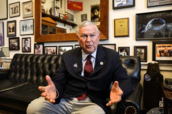 Rohrabacher sitting 1200x800 600x400 1